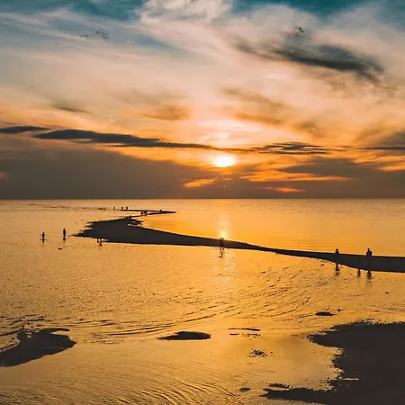 Marina By Hiekka - Sisaeltaeae Liinavaatteet Ja Loppusiivouksen * Kalajoki