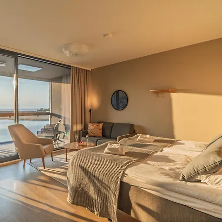 Apartment Marina By Hiekka - Sisaeltaeae Liinavaatteet Ja Loppusiivouksen Kalajoki